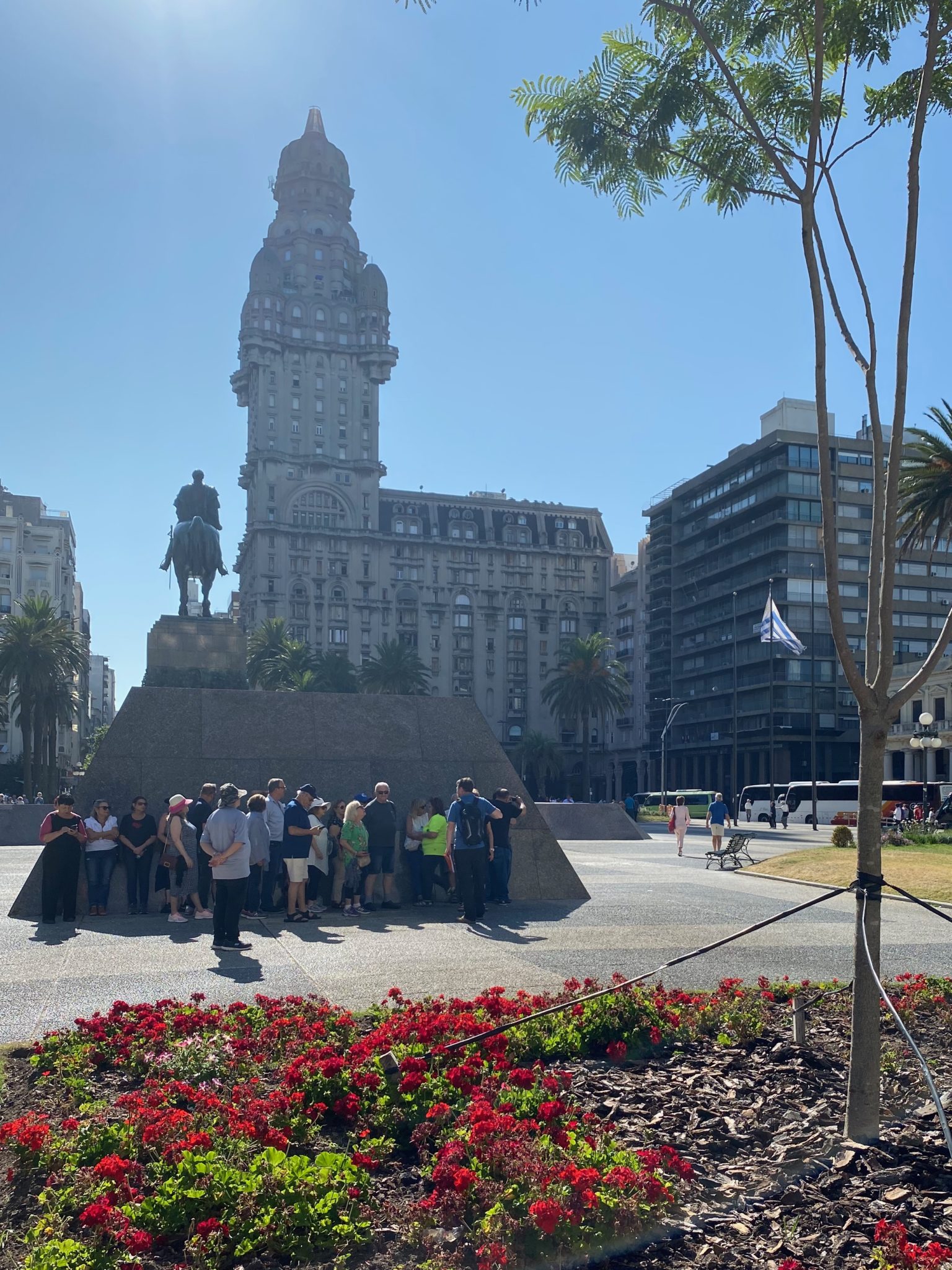 寄港地モンテビデオ市街観光